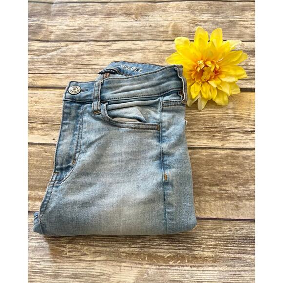 AMERICAN EAGLE HIGH RISE JEANS - Picture 3 of 8